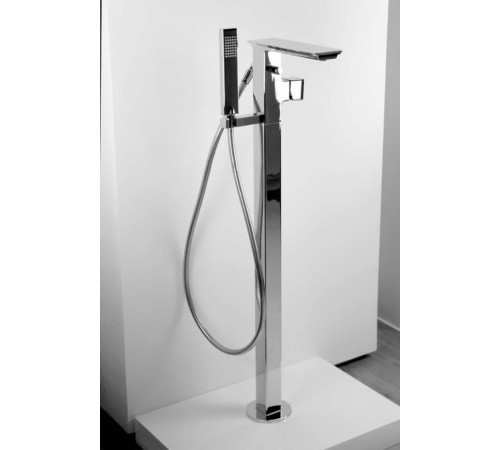 Смеситель для ванны напольный Bravat Phillis F656101C-B3-ENG, хром
