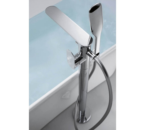 Смеситель для ванны напольный Bravat Gina F665104C-B3-ENG, хром